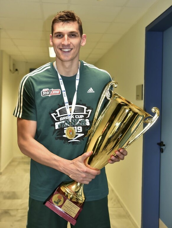 Παναθηναϊκός: Οι πανηγυρισμοί των Κυπελλούχων στα αποδυτήρια (photos)