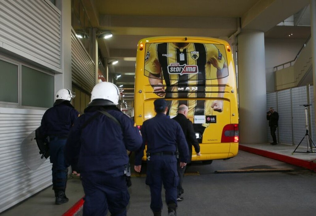 Ολυμπιακός – ΑΕΚ: Ένταση στην άφιξη της Ένωσης (photos)