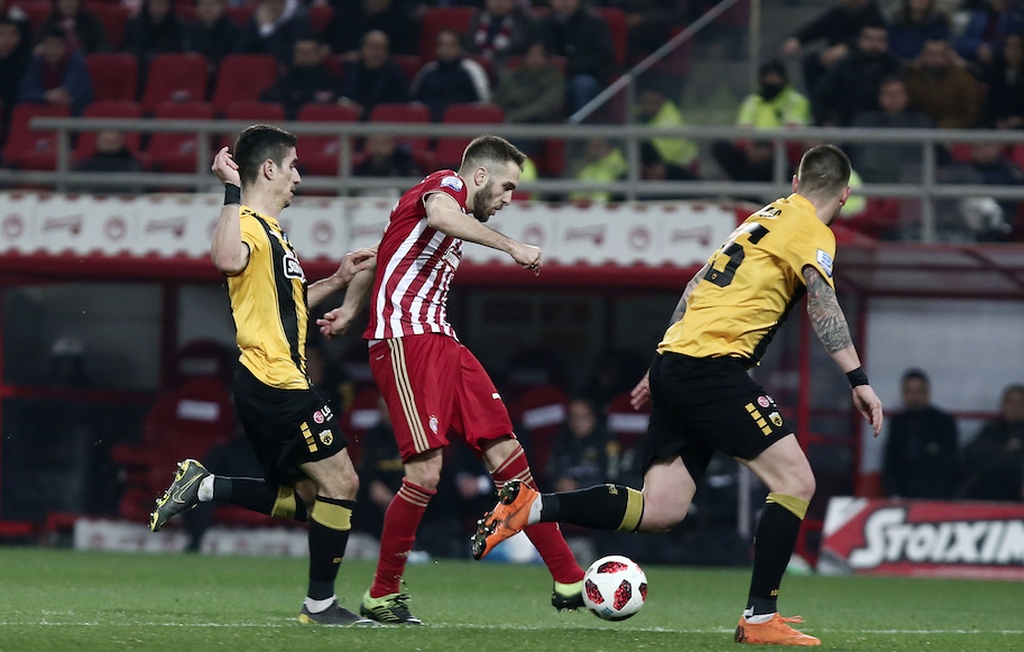 Ολυμπιακός-ΑΕΚ: «Ερυθρόλευκο» προβάδισμα με Φορτούνη! (photos)