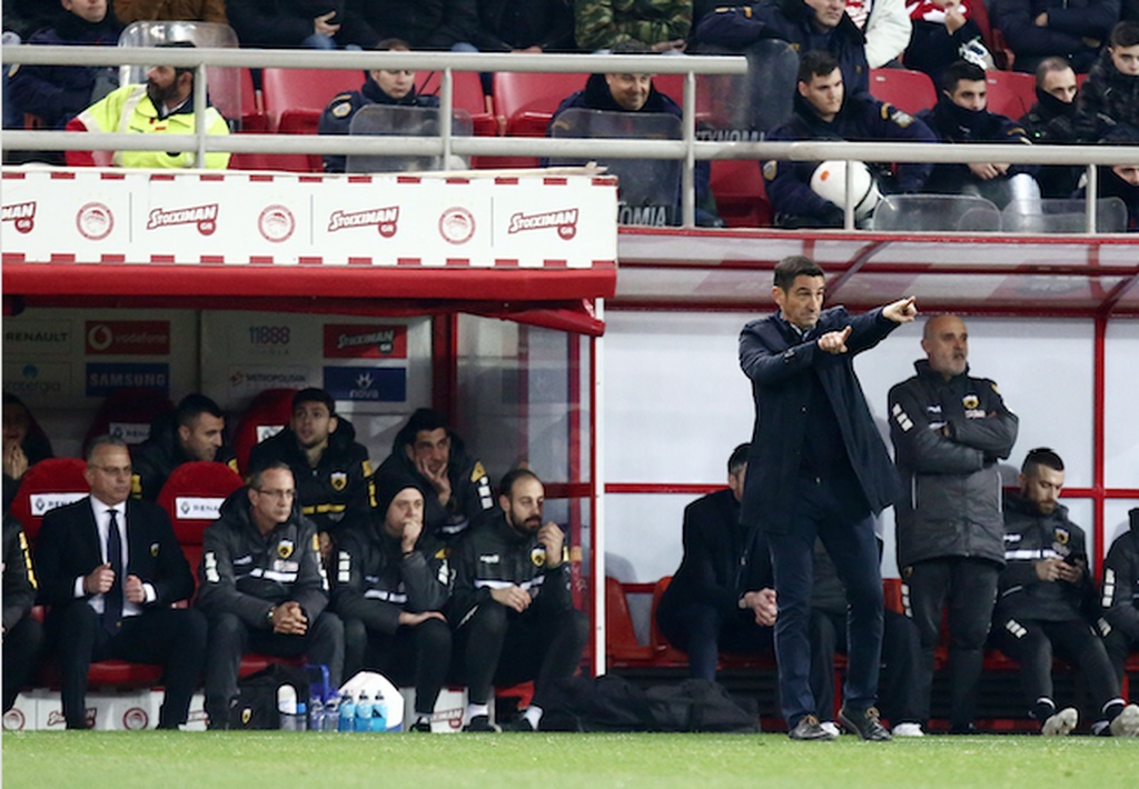 Χιμένεθ: «Κανένα παράπονο από τους παίκτες μου»