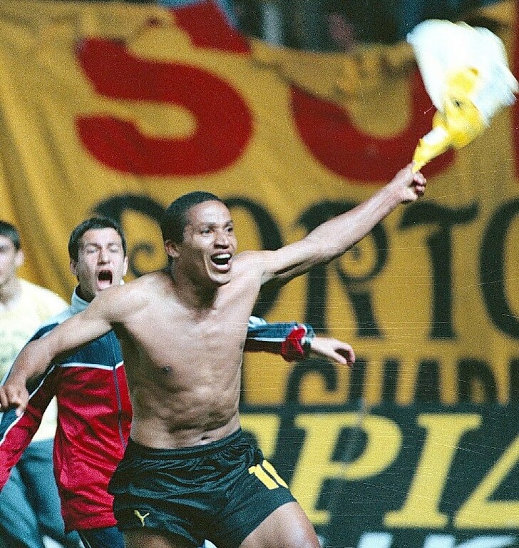 Θλίψη στον Άρη για τον Κάρλος Κουκίν Φλόρες (photos)