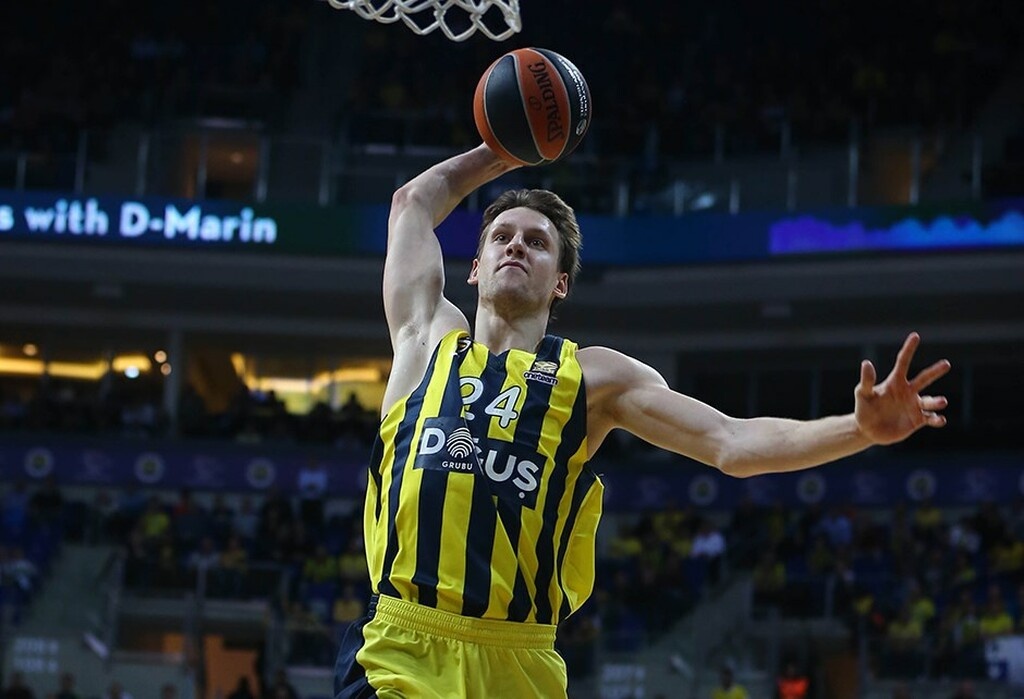 Έριξε... άγκυρα στη Φενέρ ο Βέσελι! (photos)