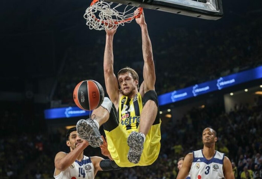 Έριξε... άγκυρα στη Φενέρ ο Βέσελι! (photos)