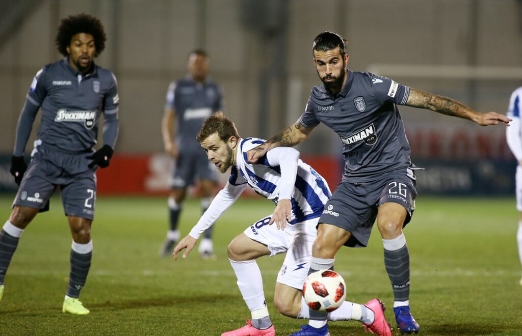 Παίκτης έπιασε αντίπαλο απ’ τα γεννητικά όργανα για να τον σταματήσει! (photos)