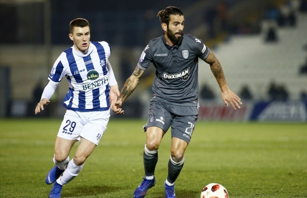 Παίκτης έπιασε αντίπαλο απ’ τα γεννητικά όργανα για να τον σταματήσει! (photos)