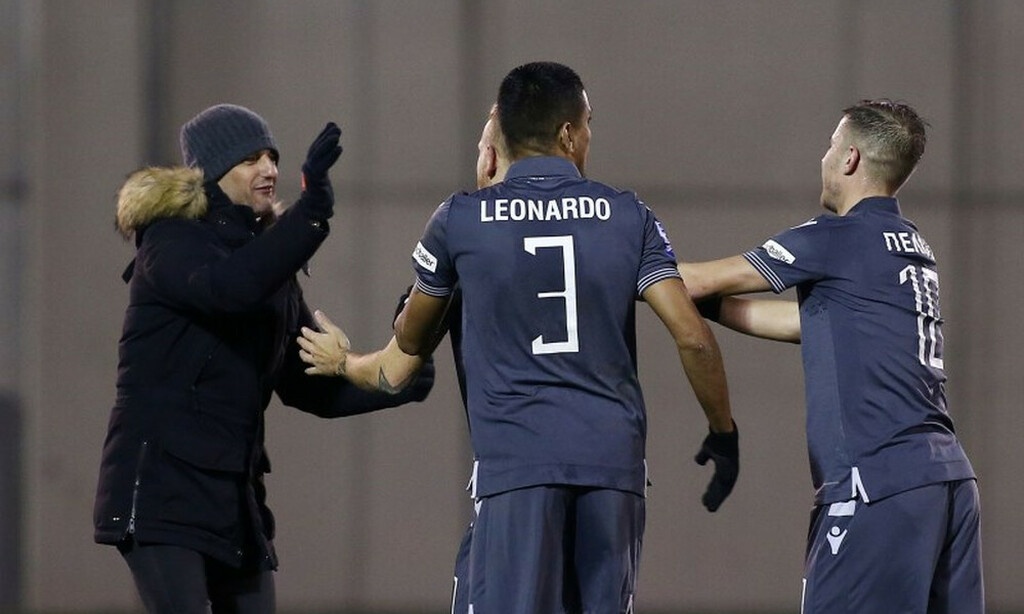 ΠΑΟΚ: Τώρα… και στην μπουτίκ το σκουφί του Λουτσέσκου! (photos)