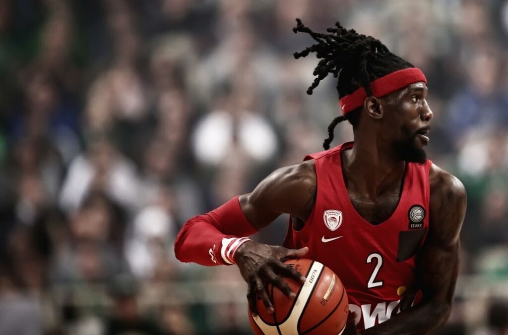 Ολυμπιακός: Ψάχνει για πεντικιούρ ο Ουέμπερ (photo)