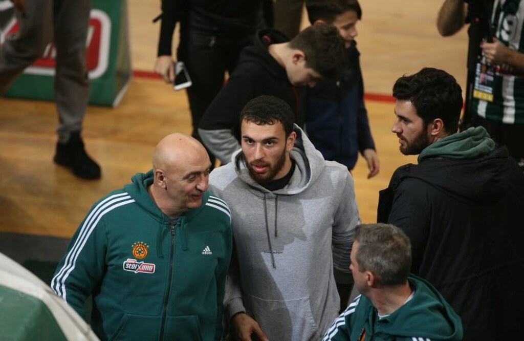 Στο ΟΑΚΑ ο Μάικ Τζέιμς (photo)