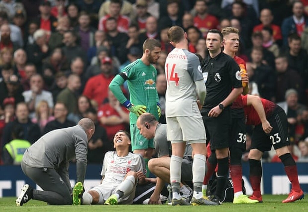 Αδιανόητα πράγματα στο Γιουνάιτεντ-Λίβερπουλ: Τέσσερις αναγκαστικές αλλαγές στο ημίχρονο! (photos)