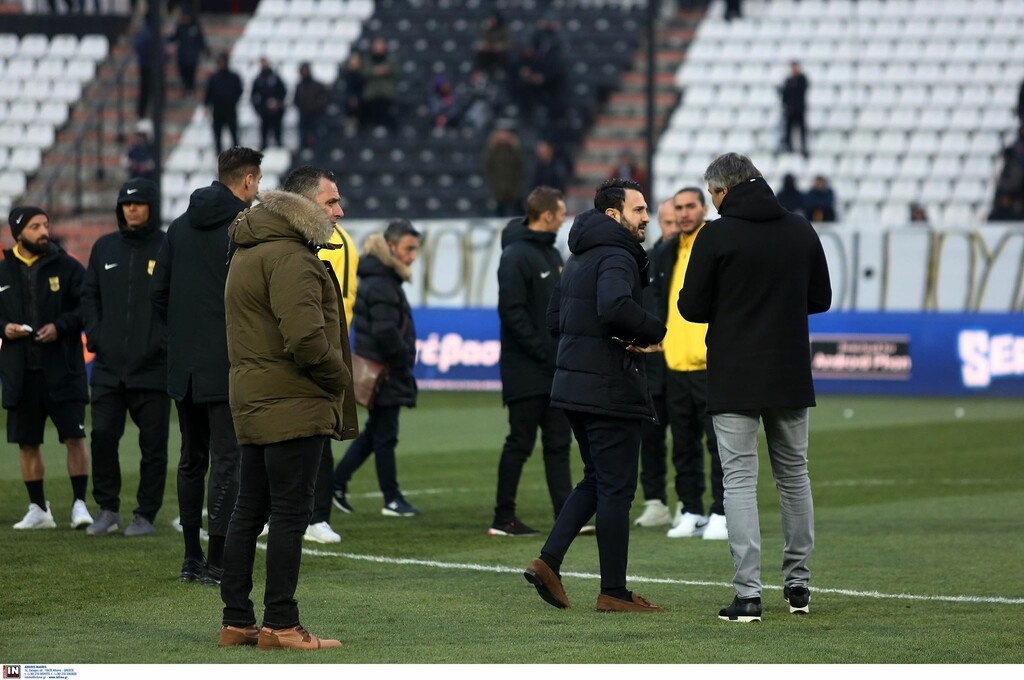 ΠΑΟΚ-Άρης: Ο Καρυπίδης «ντόπαρε» τους παίκτες μέσα στην Τούμπα!  (photos)