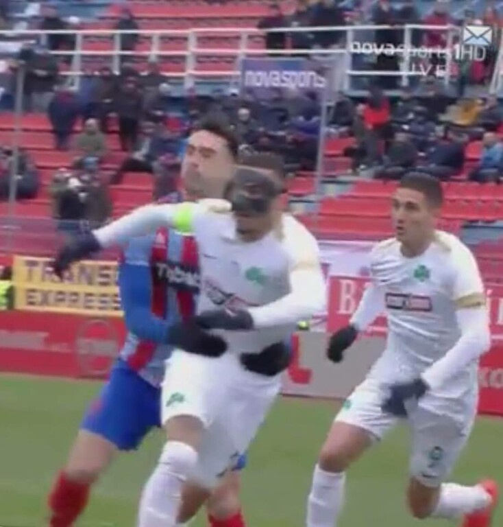 Πανιώνιος - Παναθηναϊκός: Το πέναλτι στον Κουρμπέλη που δεν έδωσε ο Κουμπαράκης (photo)