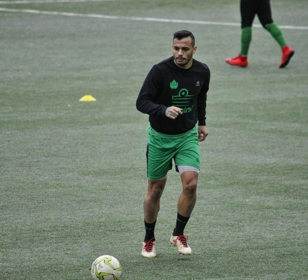 Power of Love: Μπαίνει στο παιχνίδι πρώην ποδοσφαιριστής (photos+video)