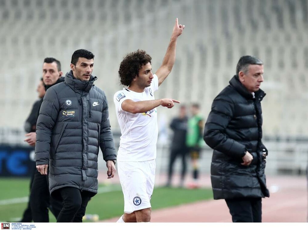 ΑΕΚ-Ατρόμητος: «Γιούχα» σε κάθε επαφή σε Ουάρντα, απάντησε με χειρονομίες... κούπας! (videos&photos)