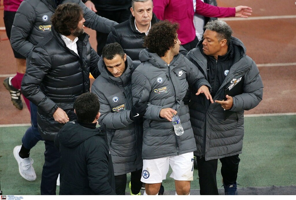 ΑΕΚ-Ατρόμητος: «Γιούχα» σε κάθε επαφή σε Ουάρντα, απάντησε με χειρονομίες... κούπας! (videos&photos)