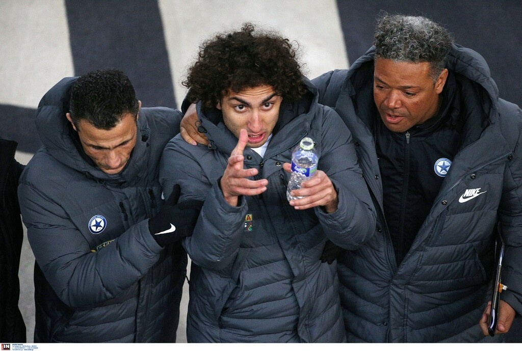 ΑΕΚ-Ατρόμητος: «Γιούχα» σε κάθε επαφή σε Ουάρντα, απάντησε με χειρονομίες... κούπας! (videos&photos)