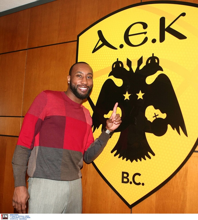 Ο Τζέι Αρ Χόλντεν στην προπόνηση της ΑΕΚ (photos)