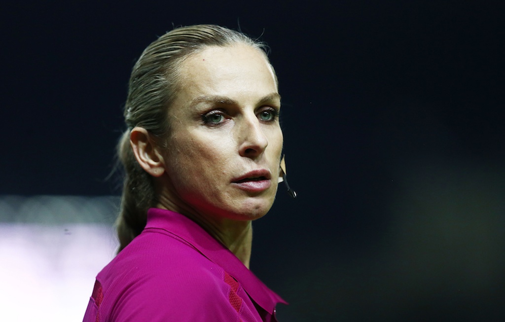 Σάλος με τη φωτογραφία της βοηθού στο ΠΑΟΚ-Πανιώνιος (photos)