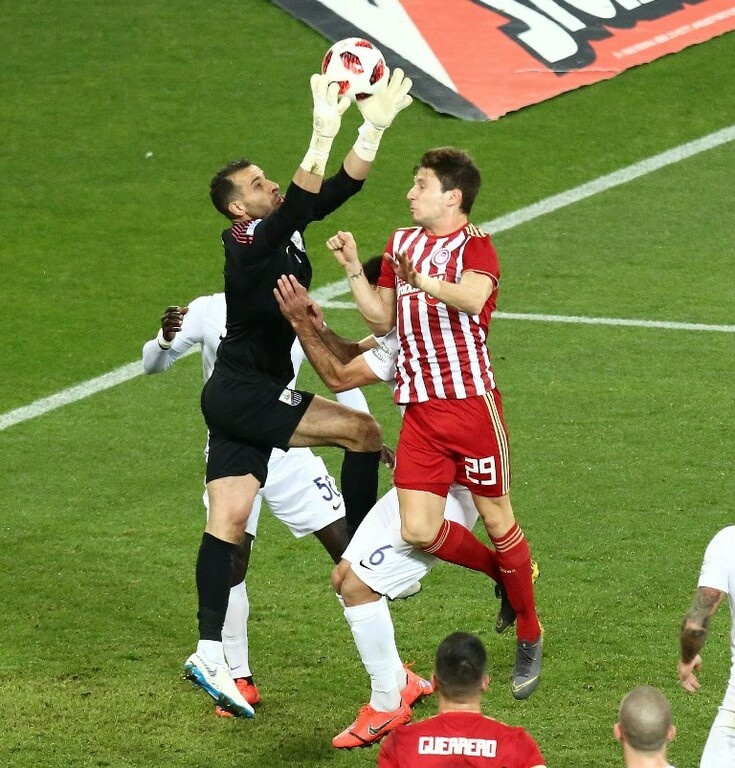 Ολυμπιακός – Λαμία: Ο Σαράνοφ και ο σταυρός που του έδωσε την πρόκριση (video+photos)