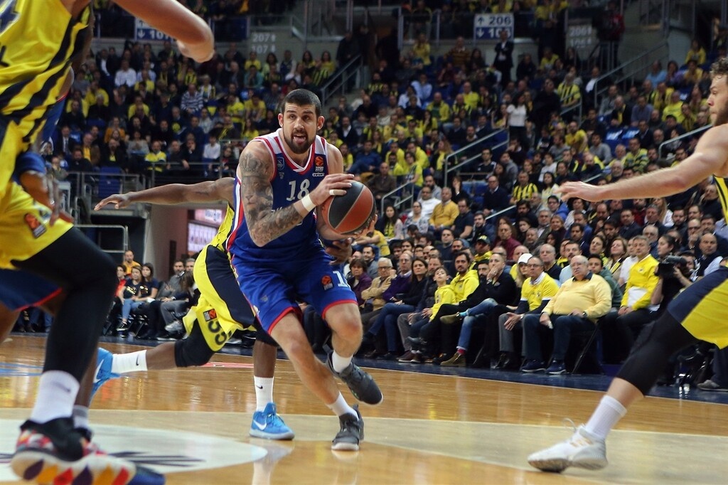 Euroleague: Το «πράσινο πάρτι», η νίκη της Φενέρ στον «εμφύλιο» και η «ζωντανή» Μπασκόνια (videos)