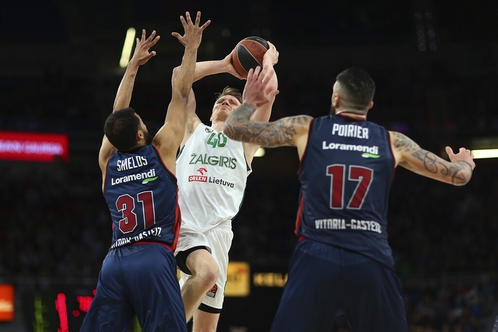 Euroleague: Το «πράσινο πάρτι», η νίκη της Φενέρ στον «εμφύλιο» και η «ζωντανή» Μπασκόνια (videos)