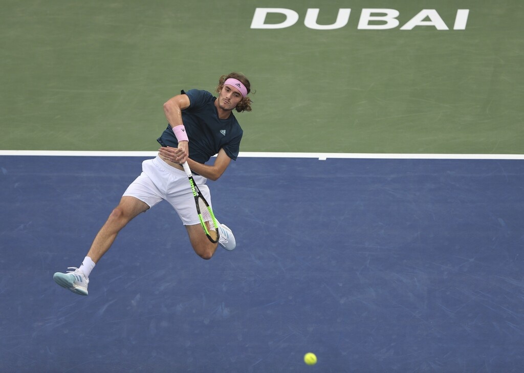 Εξαιρετικός Τσιτσιπάς πέρασε στον τελικό και βλέπει την κορυφή του Ντουμπάι (photos+videos)