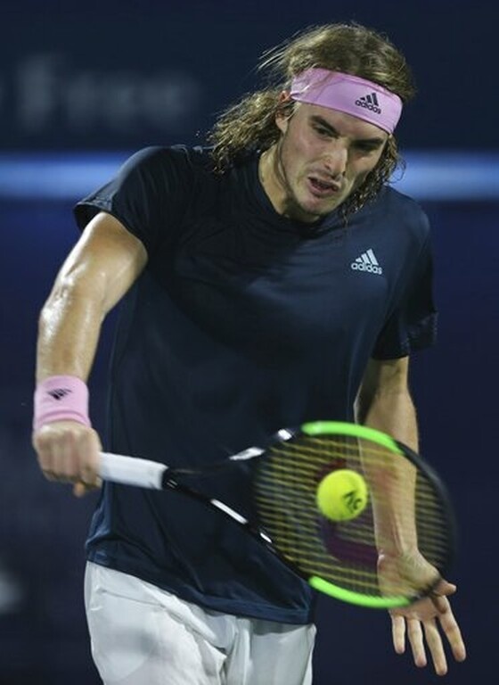 Εξαιρετικός Τσιτσιπάς πέρασε στον τελικό και βλέπει την κορυφή του Ντουμπάι (photos+videos)