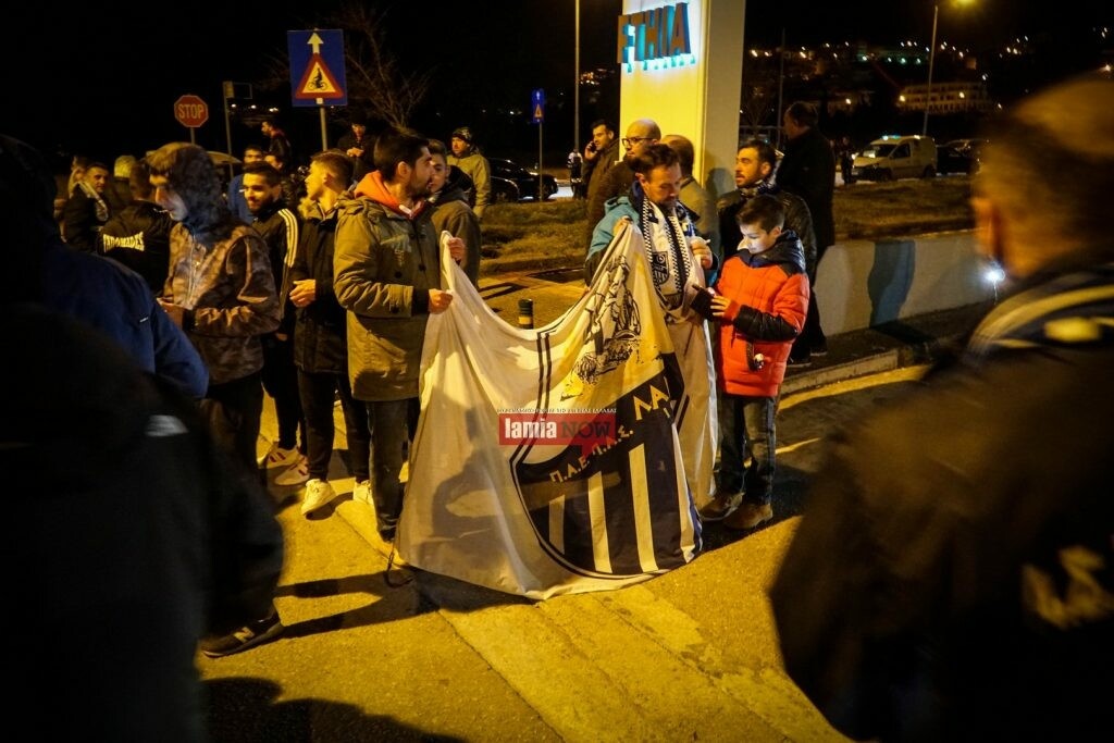 Αποθεωτική υποδοχή στη Λαμία: «Κύπελλο, Κύπελλο στο κάστρο να το δω» (photos+videos)