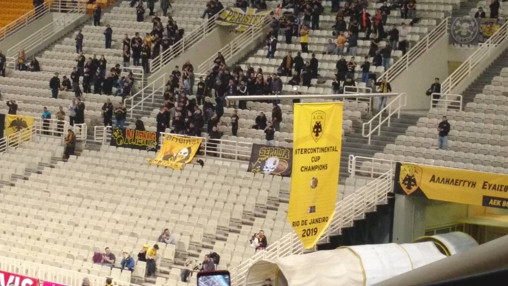 ΑΕΚ: Στην οροφή του ΟΑΚΑ το λάβαρο του Διηπειρωτικού (videos&photos)