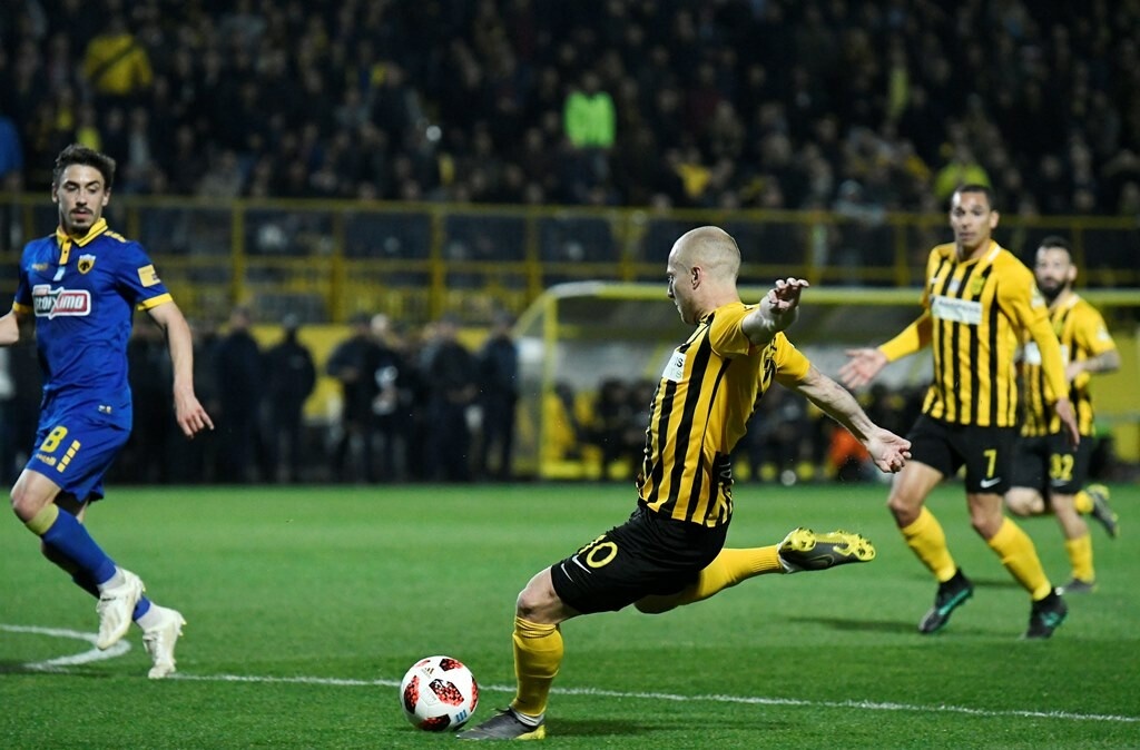 Άρης-ΑΕΚ: Το γκολ του Λάρσον έβαλε φωτιά στο ντέρμπι (photos+video)