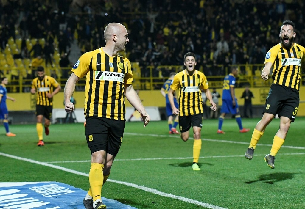 Άρης-ΑΕΚ: Το γκολ του Λάρσον έβαλε φωτιά στο ντέρμπι (photos+video)