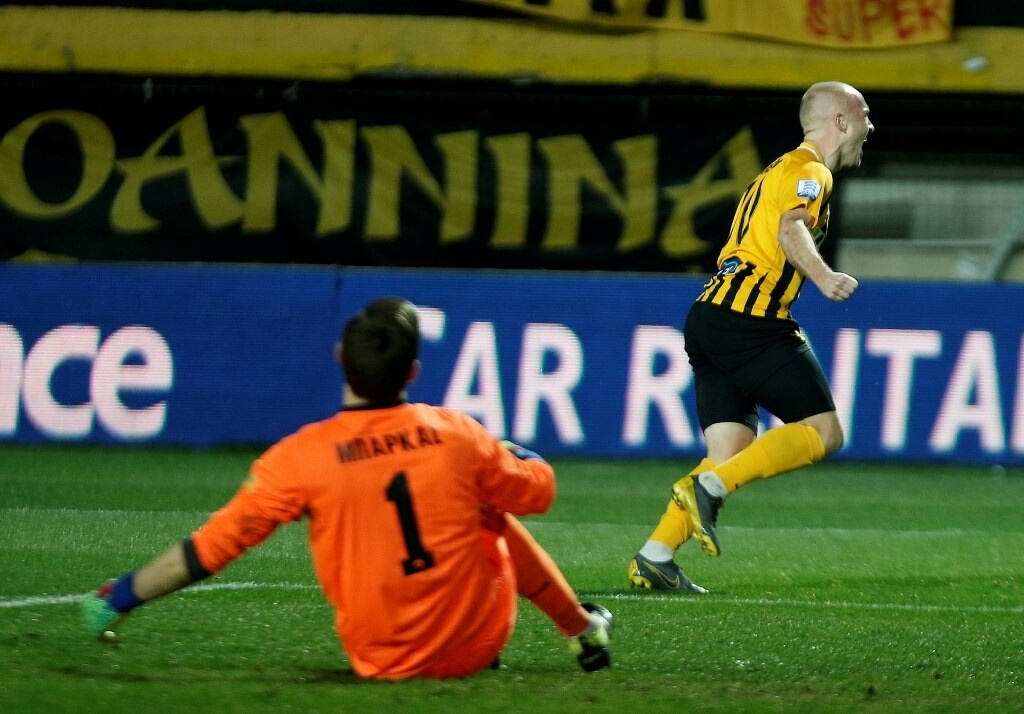 Άρης-ΑΕΚ: Το γκολ του Λάρσον έβαλε φωτιά στο ντέρμπι (photos+video)