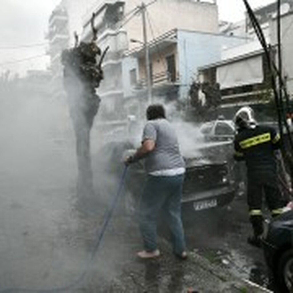 Εικόνες καταστροφής στη Νίκαια: Συναγερμός για το Προοδευτική-Ιωνικός! (photos)