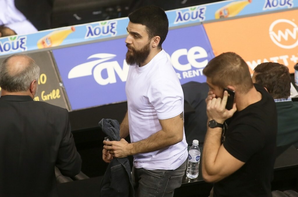 ΠΑΟΚ-ΑΕΚ: Κοντά στην ομάδα μπάσκετ ο Γ. Σαββίδης (photos)