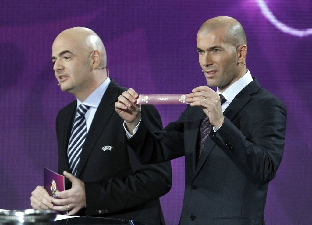 Σε απόγνωση η Ρεάλ Μαδρίτης: «Ζιζού γύρνα πίσω ή έστω τηλεφώνα»! (photos)