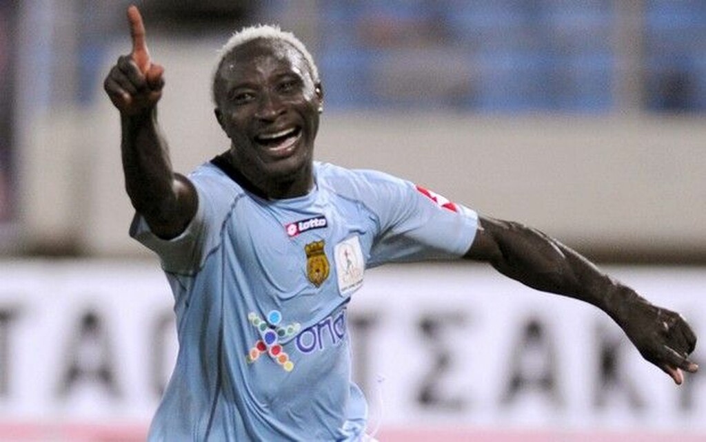 Πάτρικ Ογκουνσότο. Σύμφωνα με πληροφορίες, οι... υπογραφές έπεσαν και ο ποδοσφαιριστής ετοιμάζει βαλίτσες για Άγιο Δομίνικο!