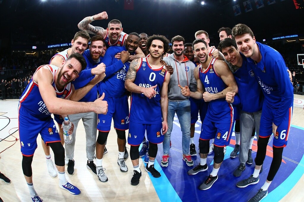 Euroleague: Το one man show του MVP Λάρκιν (video+photos)