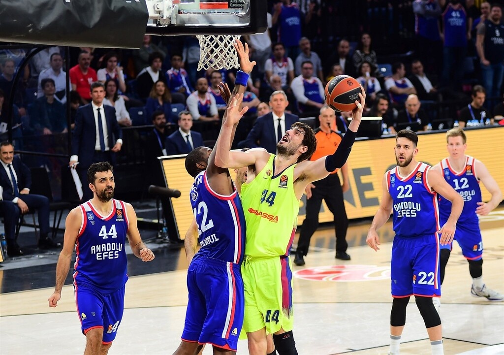 Euroleague: Το one man show του MVP Λάρκιν (video+photos)