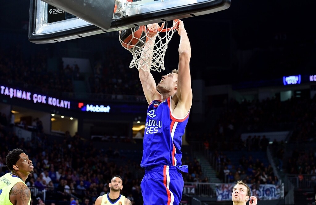 Euroleague: Το one man show του MVP Λάρκιν (video+photos)