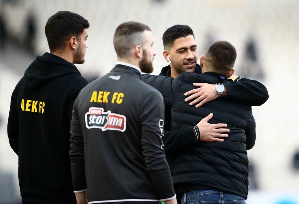 ΑΕΚ- Παναθηναϊκός: Τα… πηγαδάκια πριν τη σέντρα (photos)