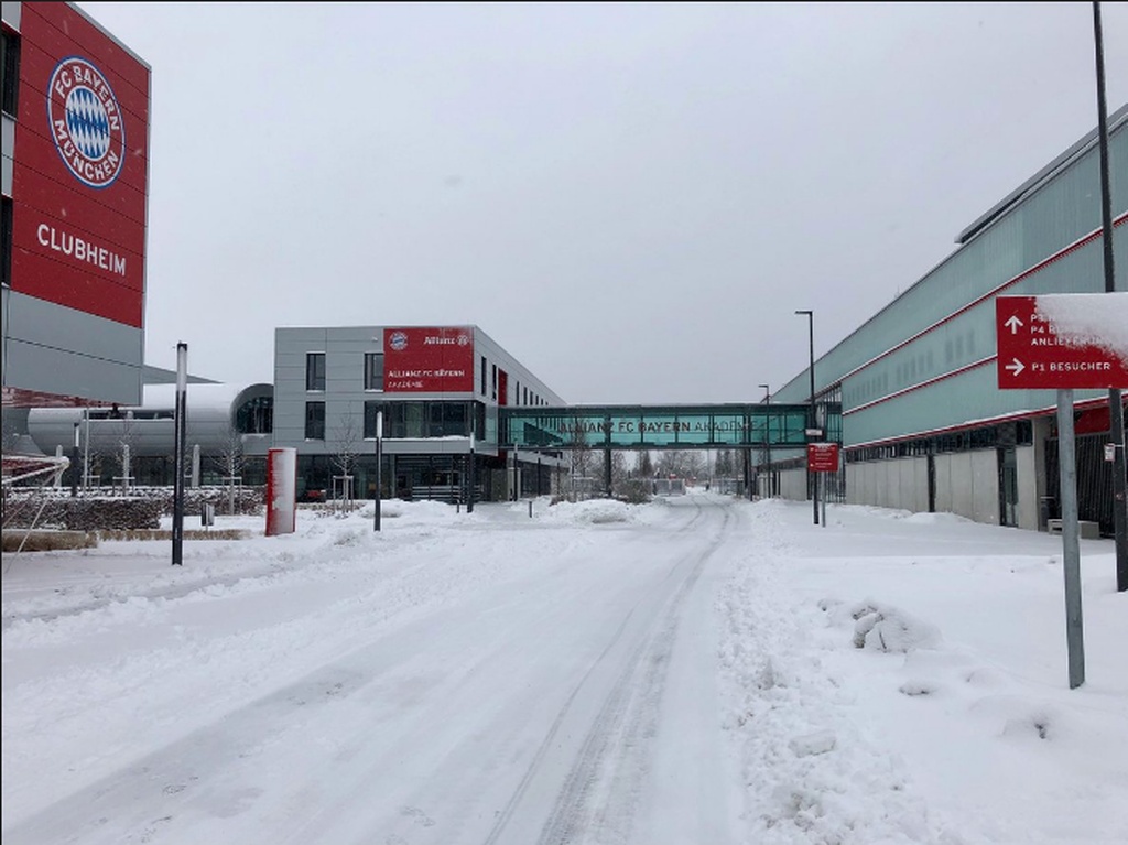 Στα λευκά το προπονητικό κέντρο της Μπάγερν (video+photos)