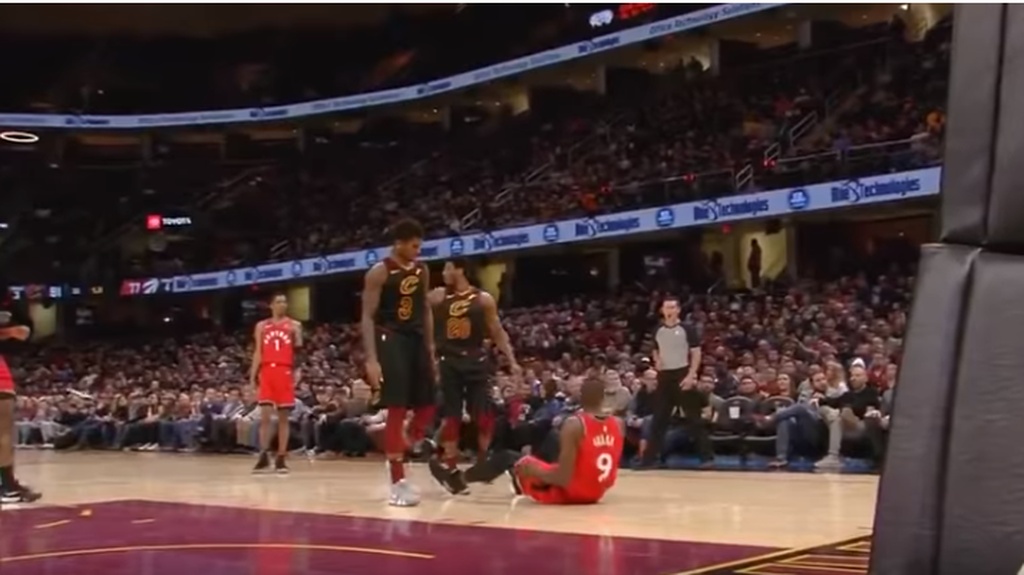 NBA: Απίστευτο ξύλο στο Καβαλίερς-Ράπτορς! (video+photos)