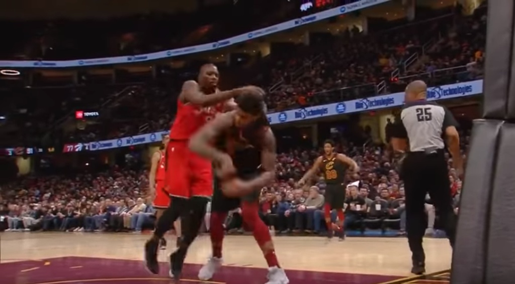 NBA: Απίστευτο ξύλο στο Καβαλίερς-Ράπτορς! (video+photos)