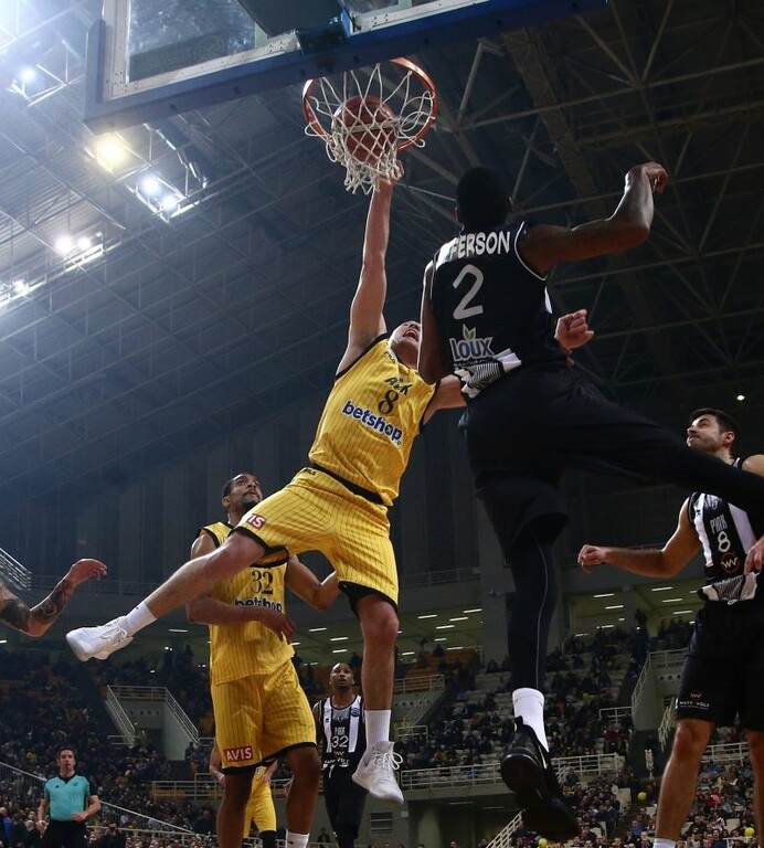 ΑΕΚ – ΠΑΟΚ: Τα… άγρια καρφώματα των «κιτρινόμαυρων» (videos+photos)