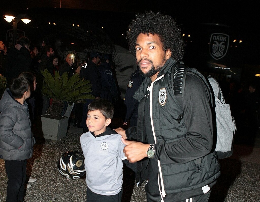 ΠΑΟΚ: Αποθεωτική υποδοχή στο Αγρίνιο (photos)