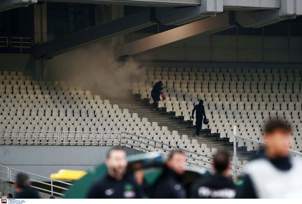 Παναθηναϊκός – Ολυμπιακός: Σκηνές χάους έξω από το ΟΑΚΑ και διακοπή! (photos)