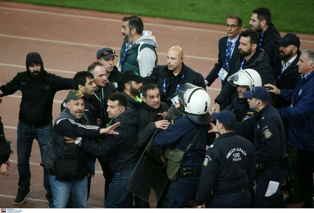 Παναθηναϊκός - Ολυμπιακός: Ένταση και διακοπή στο ΟΑΚΑ