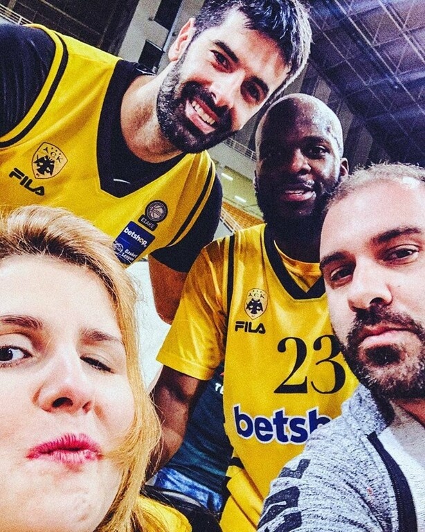 ΑΕΚ: Δίπλα στη Μυρτώ (photo)