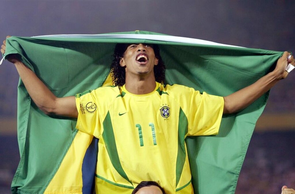 Ροναλντίνιο: Ποιητής και… μάγος της μπάλας (videos+photos)