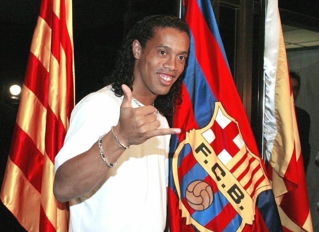 Ροναλντίνιο: Ποιητής και… μάγος της μπάλας (videos+photos)