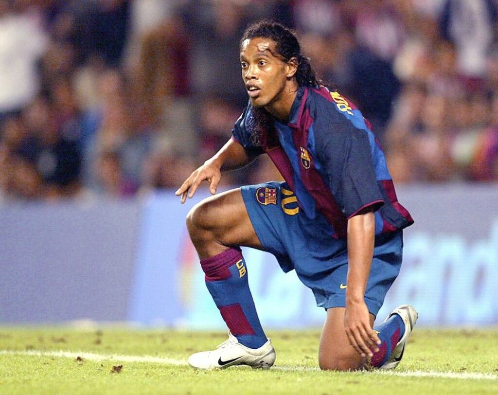 Ροναλντίνιο: Ποιητής και… μάγος της μπάλας (videos+photos)